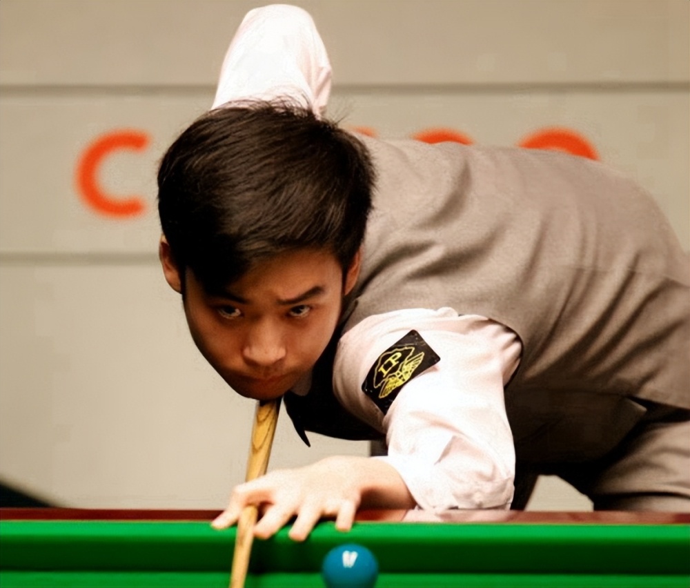 表现得更加 表现得更加