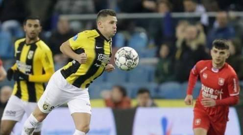 昆首位在单 昆首位在单